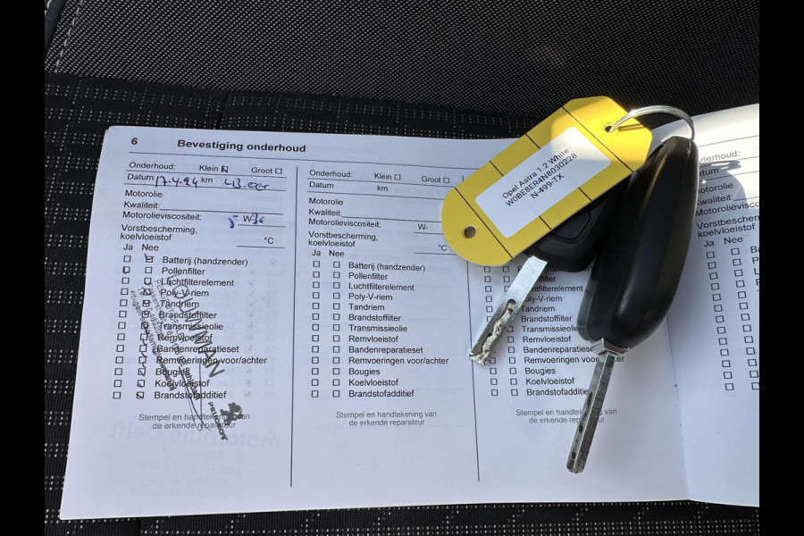 Opel Astra Sports Tourer 1.2 Design & Tech | Full LED | Climate Control | Navigatie | Apple Carplay/Android Auto | PDC V+A | Camera | Cruise Control | AGR Comfortstoel | Lane Assist | Privacy Glass | Gloss Black Pack