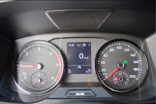 Volkswagen Crafter 35 2.0 TDI L3H3 177PK AUT. 2X SCHUIFDEUR, LED, TREKHAAK, STOELVERWARMING, CAMERA, NAVI, CRUISE, AIRCO, PARKEERSENSOREN, NIEUW!