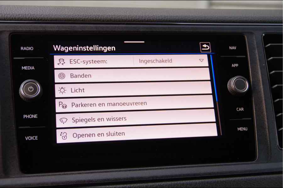 Volkswagen Crafter 35 2.0 TDI L3H3 177PK AUT. 2X SCHUIFDEUR, LED, TREKHAAK, STOELVERWARMING, CAMERA, NAVI, CRUISE, AIRCO, PARKEERSENSOREN, NIEUW!