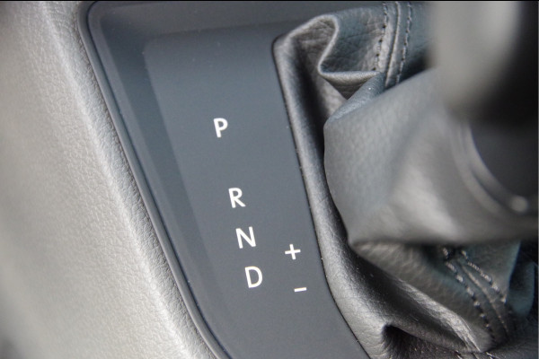 Volkswagen Crafter 35 2.0 TDI L3H3 177PK AUT. 2X SCHUIFDEUR, LED, TREKHAAK, STOELVERWARMING, CAMERA, NAVI, CRUISE, AIRCO, PARKEERSENSOREN, NIEUW!