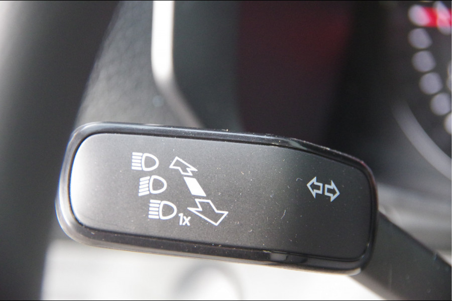 Volkswagen Crafter 35 2.0 TDI L3H3 177PK AUT. 2X SCHUIFDEUR, LED, TREKHAAK, STOELVERWARMING, CAMERA, NAVI, CRUISE, AIRCO, PARKEERSENSOREN, NIEUW!