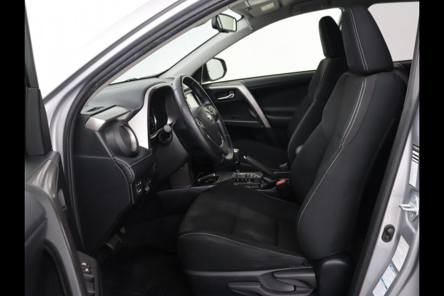 Toyota RAV4 2.5 Hybrid AWD Dynamic | Stoel & stuurverwarming | Adaptive cruise | Trekhaak | Camera | Navigatie | Climate control | Bluetooth