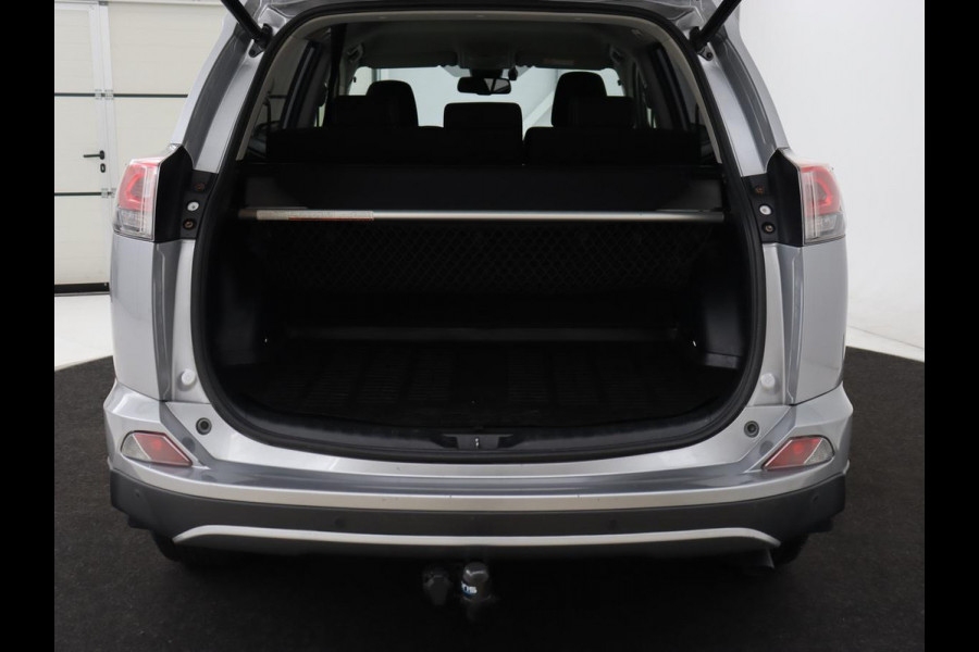 Toyota RAV4 2.5 Hybrid AWD Dynamic | Stoel & stuurverwarming | Adaptive cruise | Trekhaak | Camera | Navigatie | Climate control | Bluetooth