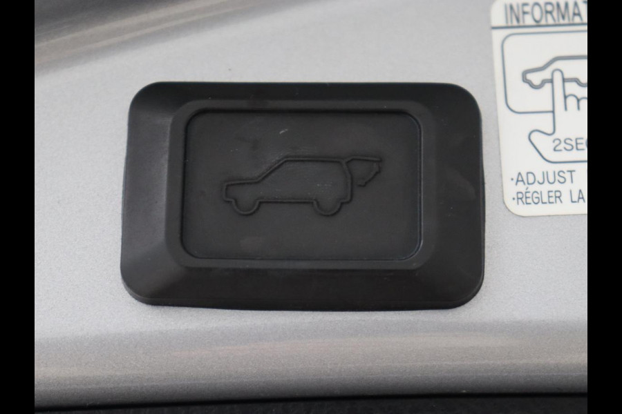 Toyota RAV4 2.5 Hybrid AWD Dynamic | Stoel & stuurverwarming | Adaptive cruise | Trekhaak | Camera | Navigatie | Climate control | Bluetooth