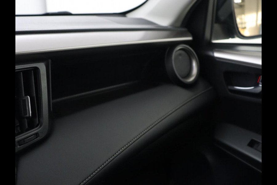 Toyota RAV4 2.5 Hybrid AWD Dynamic | Stoel & stuurverwarming | Adaptive cruise | Trekhaak | Camera | Navigatie | Climate control | Bluetooth