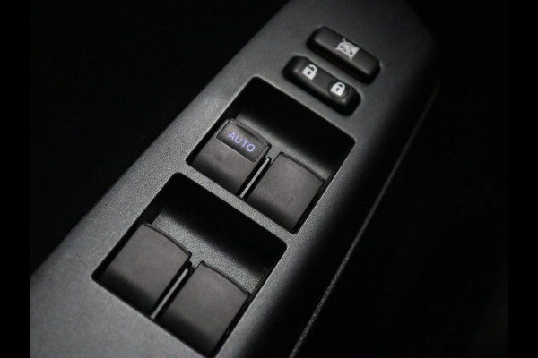 Toyota RAV4 2.5 Hybrid AWD Dynamic | Stoel & stuurverwarming | Adaptive cruise | Trekhaak | Camera | Navigatie | Climate control | Bluetooth