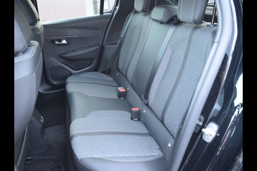 Peugeot e-208 EV Allure Avantage 51 kWh WARMTEPOMP | NAVI & CARPLAY | CAMERA MET SENSOREN |