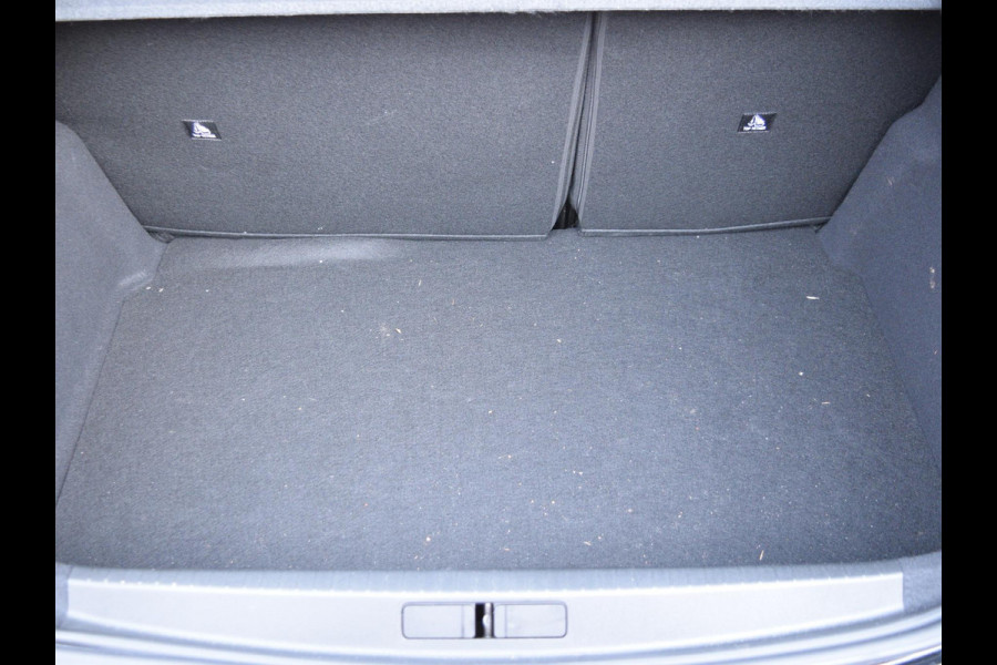 Peugeot e-208 EV Allure Avantage 51 kWh WARMTEPOMP | NAVI & CARPLAY | CAMERA MET SENSOREN |