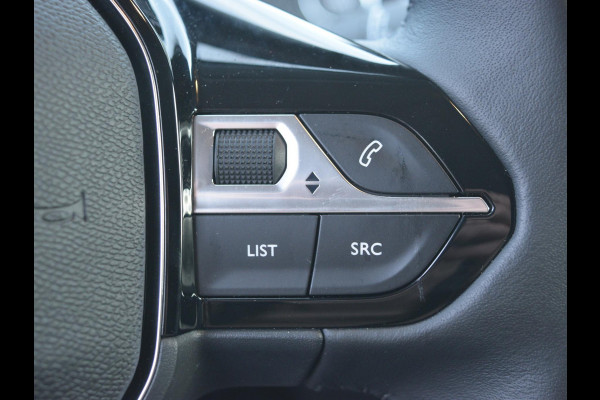 Peugeot e-208 EV Allure Avantage 51 kWh WARMTEPOMP | NAVI & CARPLAY | CAMERA MET SENSOREN |
