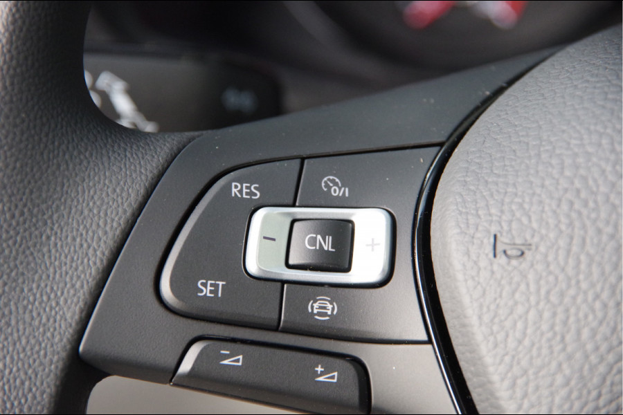 Volkswagen Crafter 35 2.0 TDI L3H3 177PK AUT. 2X SCHUIFDEUR, LED, TREKHAAK, STOELVERWARMING, CAMERA, NAVI, CRUISE, AIRCO, PARKEERSENSOREN, NIEUW!