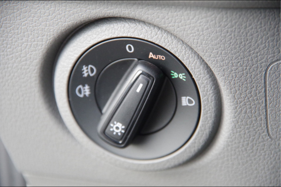 Volkswagen Crafter 35 2.0 TDI L3H3 177PK AUT. 2X SCHUIFDEUR, LED, TREKHAAK, STOELVERWARMING, CAMERA, NAVI, CRUISE, AIRCO, PARKEERSENSOREN, NIEUW!