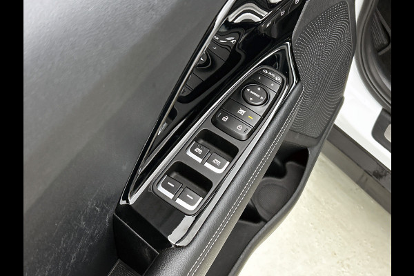Kia e-Niro ExecutiveLine 64 kWh / Trekhaak / Leder / Xenon / Navigatie / Pdc+Camera / Apk 11-2026