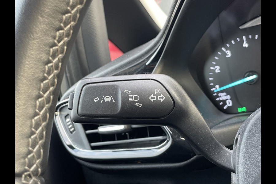 Ford Fiesta 1.0 EcoBoost Hybrid Titanium X | Vignale velgen 18"| Camera | Parkeersensoren V + A |