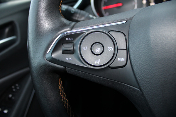 Opel Crossland X 1.2 Turbo Innovation | Cruise control | Navigatie | Trekhaak | Dealer onderhouden