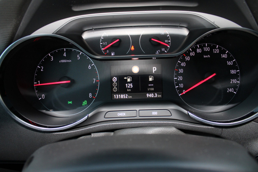 Opel Crossland X 1.2 Turbo Innovation | Cruise control | Navigatie | Trekhaak | Dealer onderhouden