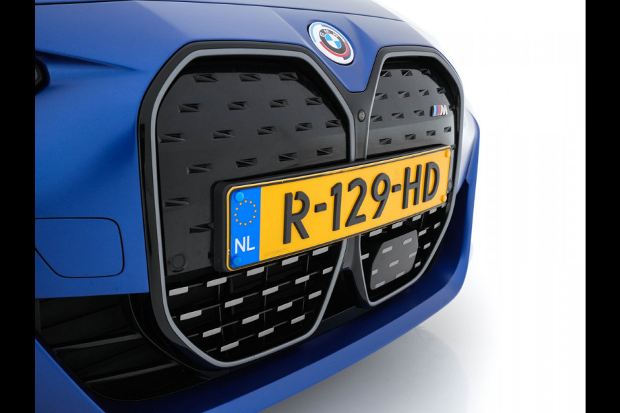 BMW i4 M50 M-Sportpack High Executive 84 kWh [ 3-Fase ] {SOH-97%} (INCL-BTW) *LUXURY-LEATHER | HARMAN/KARDON | ADAPTIVE-CRUISE | HEAD-UP | LASER-LED | BLIND-SPOT | TOP-VIEW | HEATED-SPORTSEATS | DAB+ | WIDE-COCKPIT | AMBIENT-LIGHT | NAVI-FULLMAP | ...