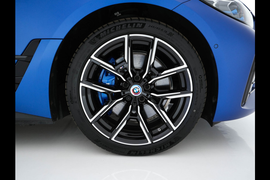 BMW i4 M50 M-Sportpack High Executive 84 kWh [ 3-Fase ] {SOH-97%} (INCL-BTW) *LUXURY-LEATHER | HARMAN/KARDON | ADAPTIVE-CRUISE | HEAD-UP | LASER-LED | BLIND-SPOT | TOP-VIEW | HEATED-SPORTSEATS | DAB+ | WIDE-COCKPIT | AMBIENT-LIGHT | NAVI-FULLMAP | ...