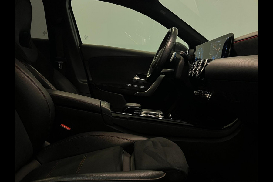 Mercedes-Benz A-Klasse 180d / AMG / Trekhaak / Stoelverwarming