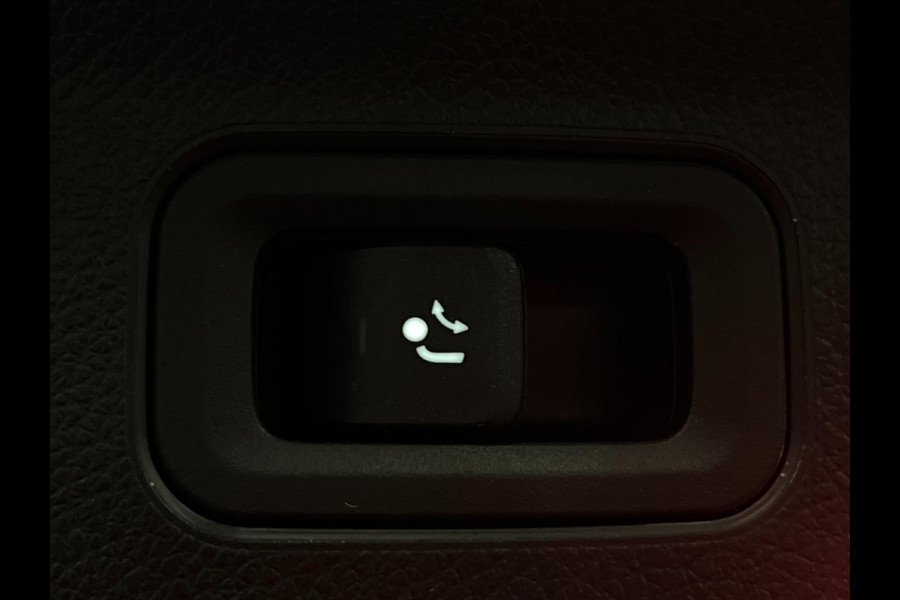 Mercedes-Benz A-Klasse 180d / AMG / Trekhaak / Stoelverwarming