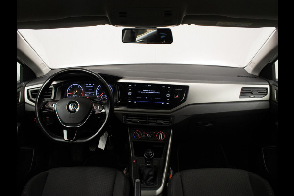 Volkswagen Polo 1.0 TSI Comfortline Sport (APPLE CARPLAY,GROOT NAVI,LED,CRUISE,TREKHAAK,DAB,SPORTSTOELEN,NETTE STAAT)