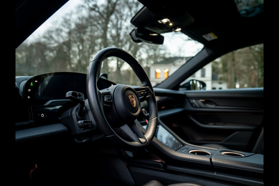 Porsche Taycan Cross Turismo 4 93 kWh | Porsche Approved 11/2026 | Pano-dak | Luchtvering | Adapt. Sportstoelen | PLDS+ | Adapt. cruise | GT Sportstuur