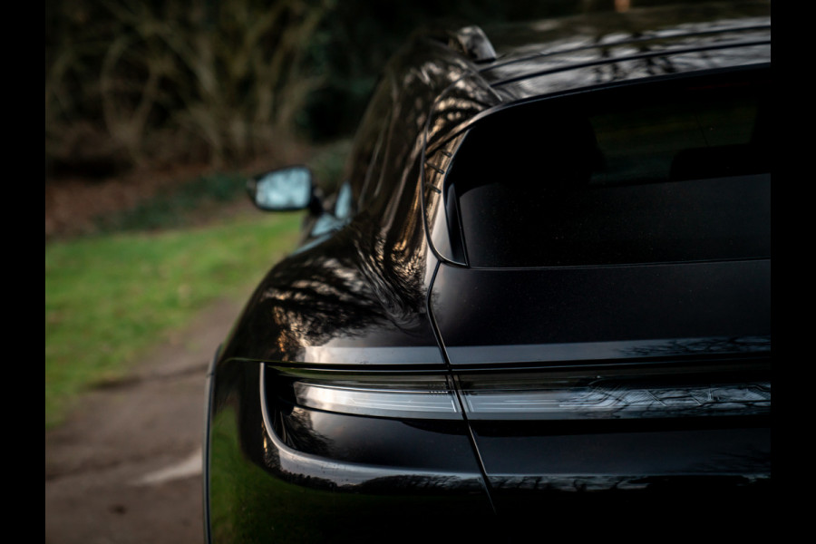 Porsche Taycan Cross Turismo 4 93 kWh | Porsche Approved 11/2026 | Pano-dak | Luchtvering | Adapt. Sportstoelen | PLDS+ | Adapt. cruise | GT Sportstuur