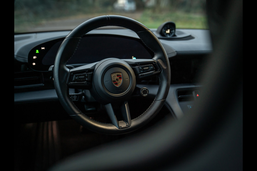 Porsche Taycan Cross Turismo 4 93 kWh | Porsche Approved 11/2026 | Pano-dak | Luchtvering | Adapt. Sportstoelen | PLDS+ | Adapt. cruise | GT Sportstuur