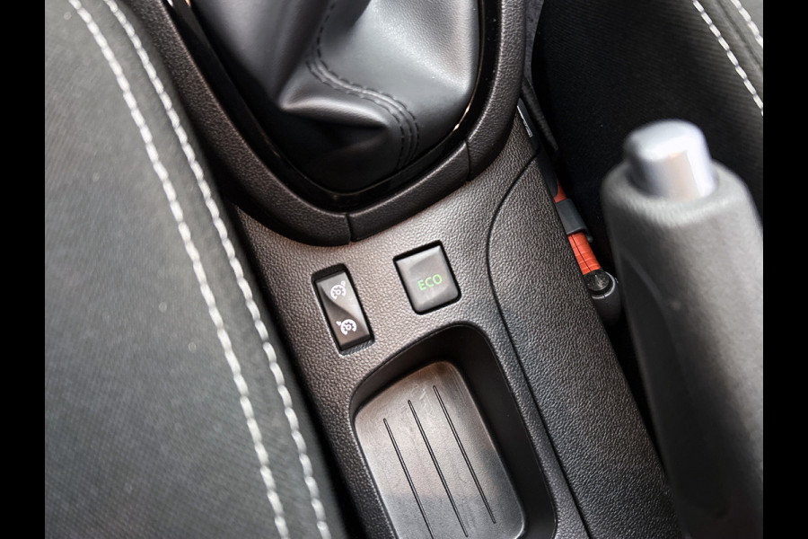 Renault Clio Estate 0.9 TCe Zen 90PK / Trekhaak / Pdc. / Airco / Navigatie / Radio multimedia / Apk 07-2026