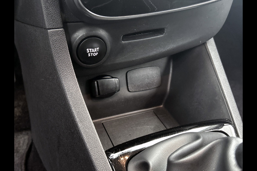 Renault Clio Estate 0.9 TCe Zen 90PK / Trekhaak / Pdc. / Airco / Navigatie / Radio multimedia / Apk 07-2026