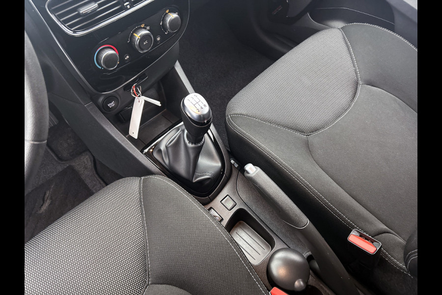 Renault Clio Estate 0.9 TCe Zen 90PK / Trekhaak / Pdc. / Airco / Navigatie / Radio multimedia / Apk 07-2026