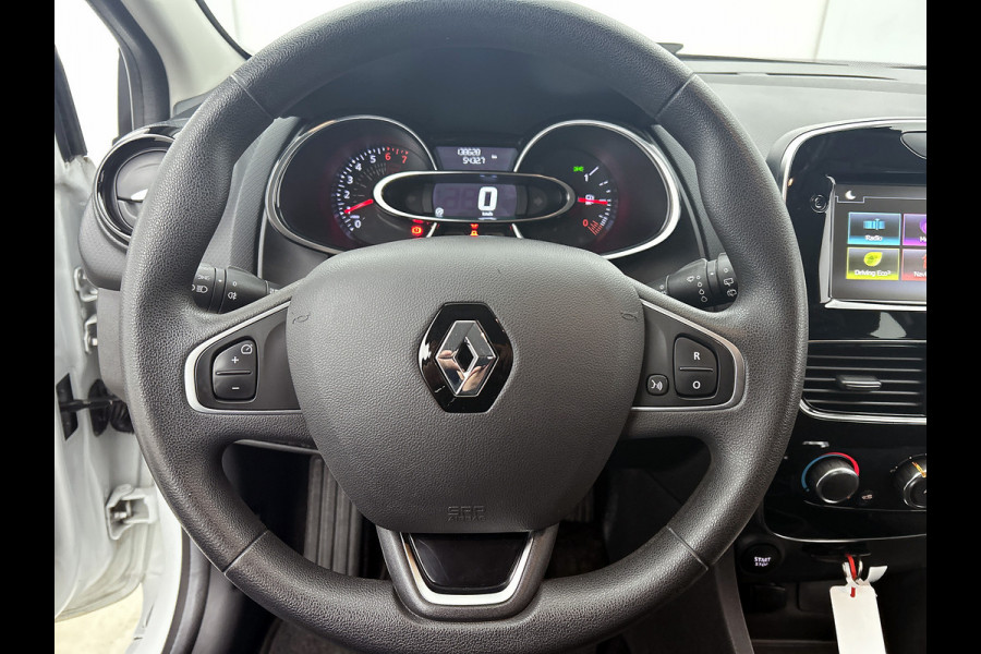Renault Clio Estate 0.9 TCe Zen 90PK / Trekhaak / Pdc. / Airco / Navigatie / Radio multimedia / Apk 07-2026