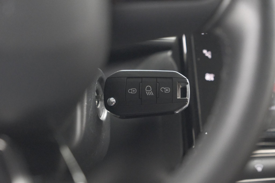 Citroën C3 PureTech 82 Shine | Trekhaak | Camera | Apple Carplay | Navigatie