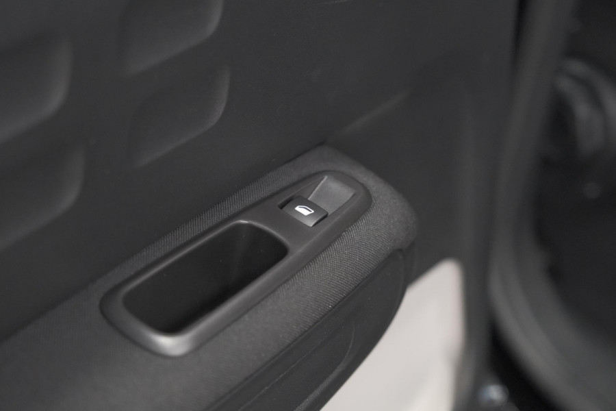 Citroën C3 PureTech 82 Shine | Trekhaak | Camera | Apple Carplay | Navigatie