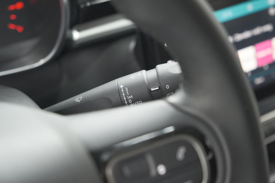 Citroën C3 PureTech 82 Shine | Trekhaak | Camera | Apple Carplay | Navigatie