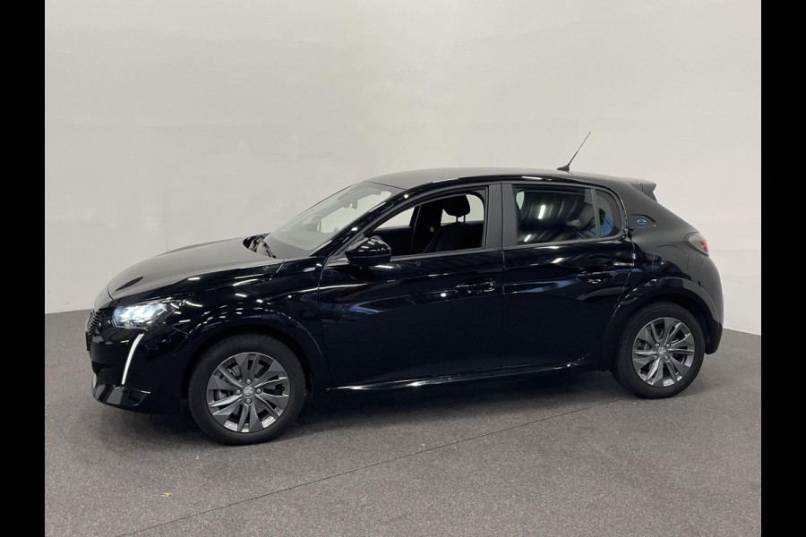 Peugeot e-208 EV Active Pack 50 kWh SOH 95% Navigatie Apple Carplay/Android Auto Parkeersensoren achter Cruise Control Full Led Climate Control Lichtmetalen velgen