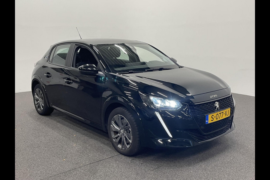 Peugeot e-208 EV Active Pack 50 kWh SOH 95% Navigatie Apple Carplay/Android Auto Parkeersensoren achter Cruise Control Full Led Climate Control Lichtmetalen velgen