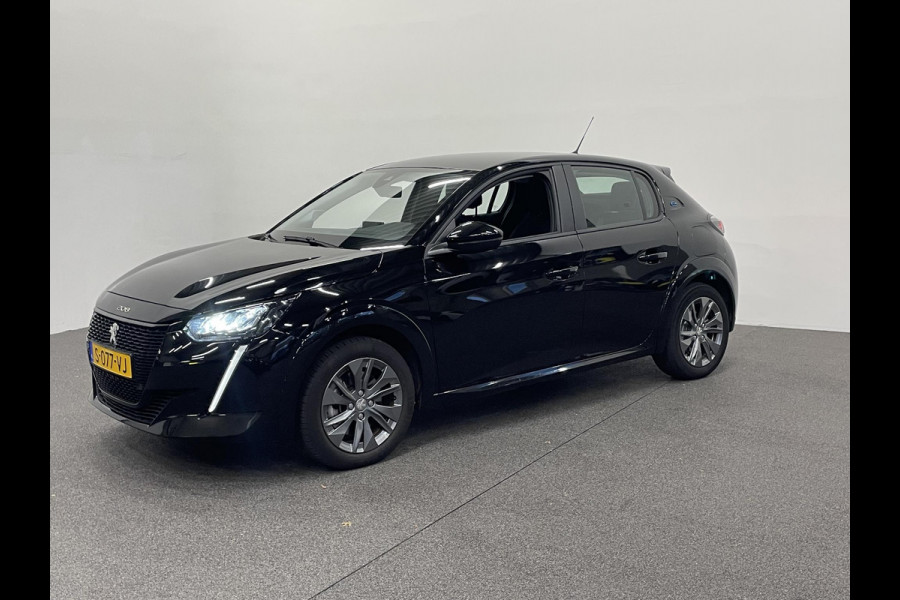Peugeot e-208 EV Active Pack 50 kWh SOH 95% Navigatie Apple Carplay/Android Auto Parkeersensoren achter Cruise Control Full Led Climate Control Lichtmetalen velgen