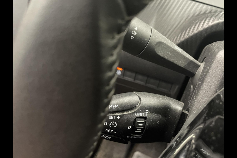 Peugeot e-208 EV Active Pack 50 kWh SOH 95% Navigatie Apple Carplay/Android Auto Parkeersensoren achter Cruise Control Full Led Climate Control Lichtmetalen velgen