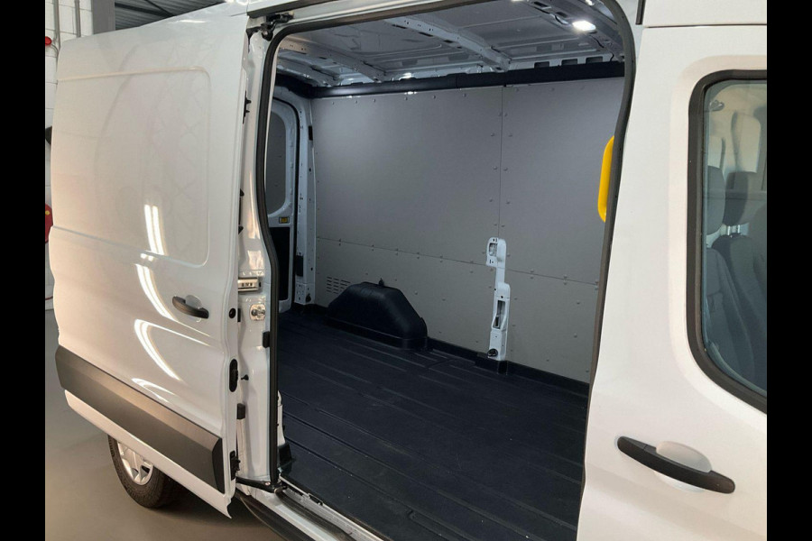 Ford Transit 350 2.0 TDCI L3H2 Trend 130pk | Navigatie Pack | Safety en Comfort Pack | Trekhaak