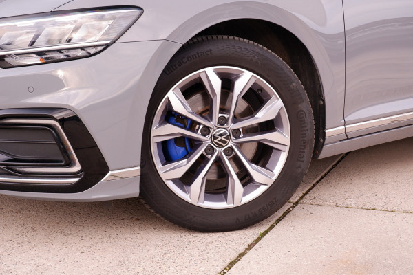 Volkswagen Passat Variant 1.4 TSI PHEV GTE Business | Elek Trekhaak | Virtual | LED | Camera | Carplay | Memory | Navi