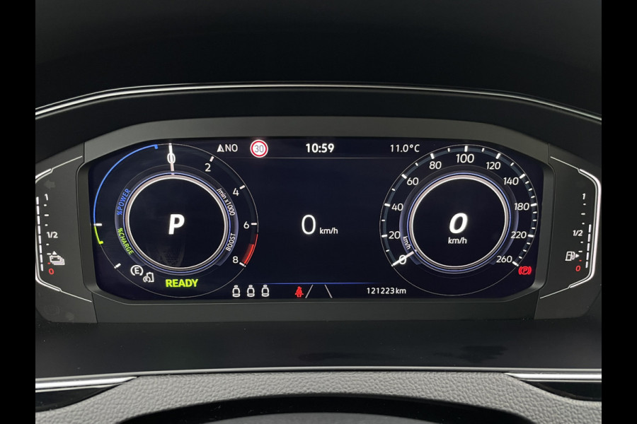 Volkswagen Passat Variant 1.4 TSI PHEV GTE Business | Elek Trekhaak | Virtual | LED | Camera | Carplay | Memory | Navi