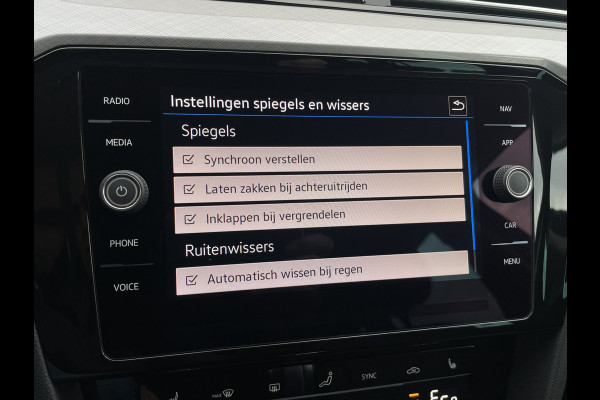 Volkswagen Passat Variant 1.4 TSI PHEV GTE Business | Elek Trekhaak | Virtual | LED | Camera | Carplay | Memory | Navi
