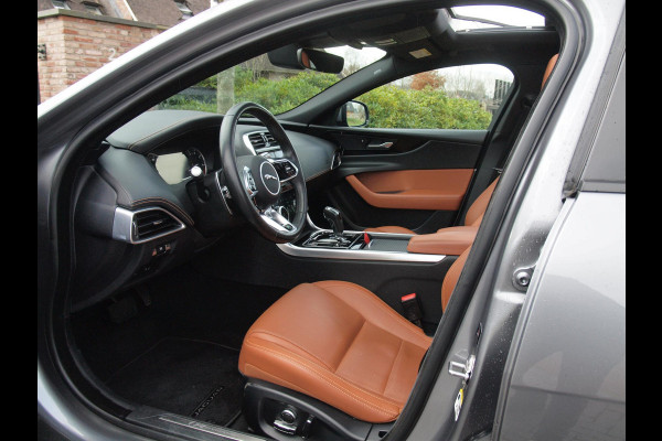 Jaguar XE 2.0 P250 HSE | R-Dynamic | Panoramadak | Camera | Apple Carplay | Cruise Control | Leer | Automaat |