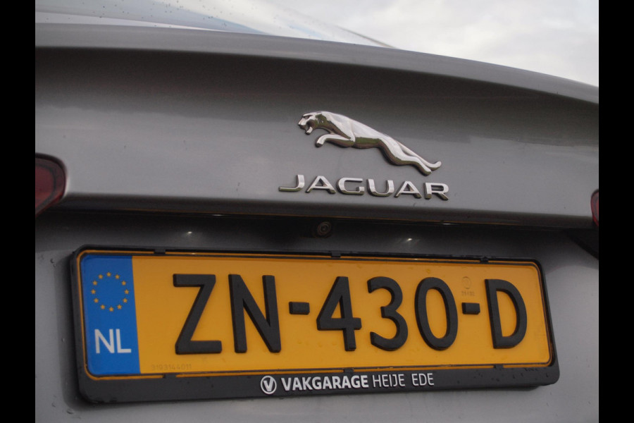 Jaguar XE 2.0 P250 HSE | R-Dynamic | Panoramadak | Camera | Apple Carplay | Cruise Control | Leer | Automaat |