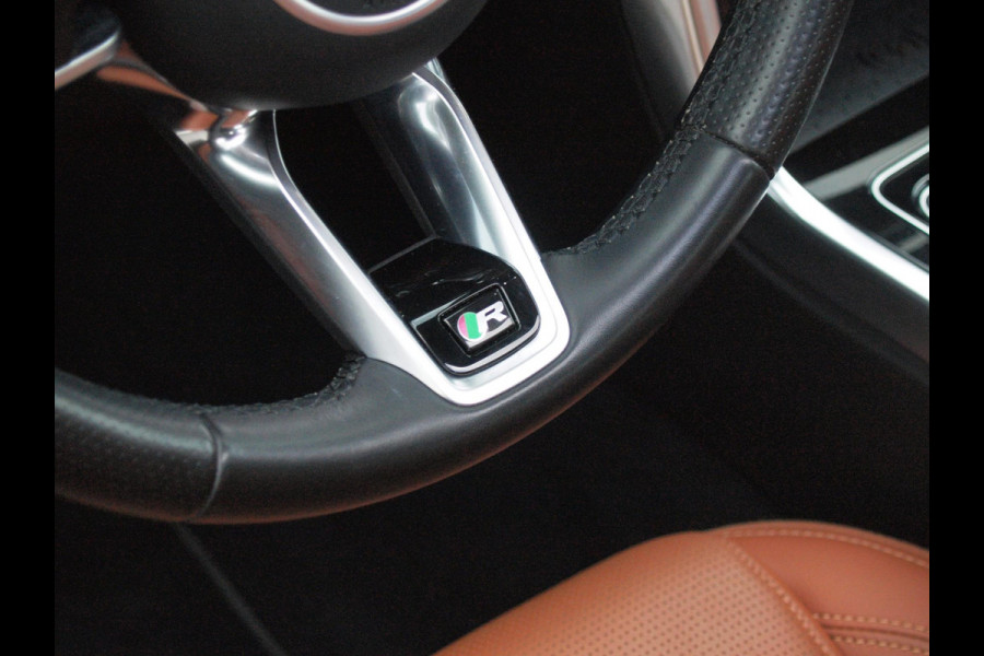 Jaguar XE 2.0 P250 HSE | R-Dynamic | Panoramadak | Camera | Apple Carplay | Cruise Control | Leer | Automaat |