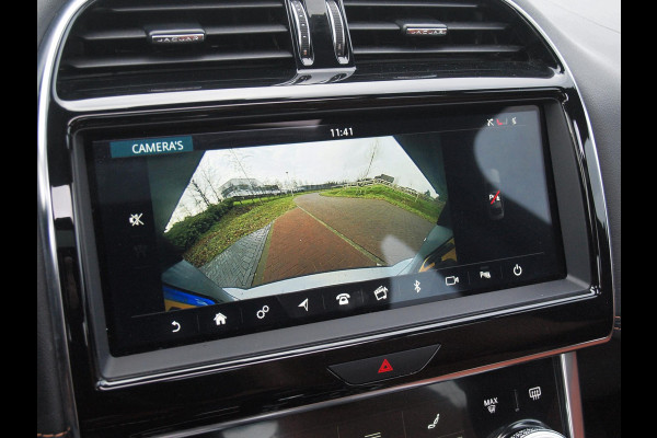 Jaguar XE 2.0 P250 HSE | R-Dynamic | Panoramadak | Camera | Apple Carplay | Cruise Control | Leer | Automaat |