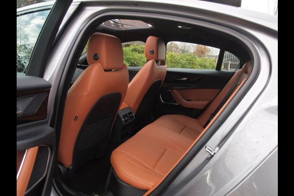 Jaguar XE 2.0 P250 HSE | R-Dynamic | Panoramadak | Camera | Apple Carplay | Cruise Control | Leer | Automaat |