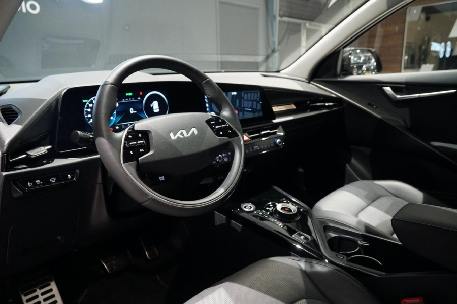 Kia Niro EV ExecutiveLine 64.8 kWh *INCL. BTW* + HEAD-UP / HARMAN KARDON / STOELVENTILATIE / LEDER