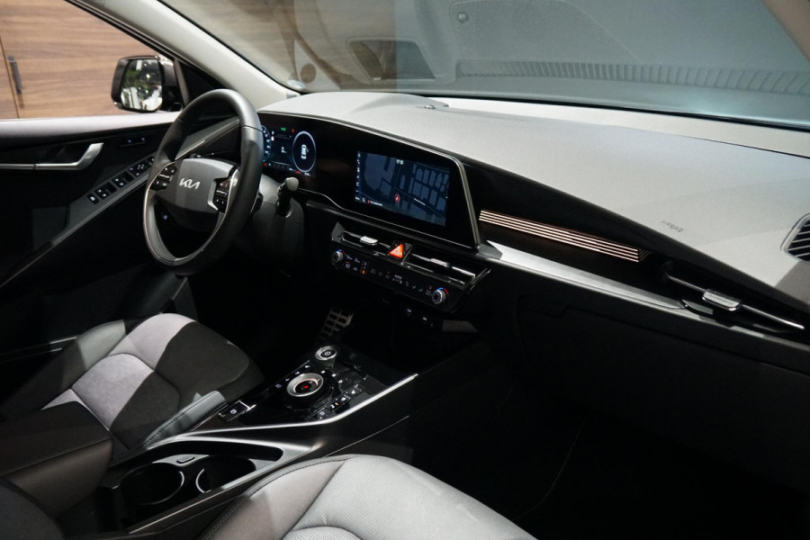 Kia Niro EV ExecutiveLine 64.8 kWh *INCL. BTW* + HEAD-UP / HARMAN KARDON / STOELVENTILATIE / LEDER