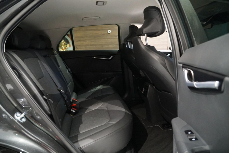 Kia Niro EV ExecutiveLine 64.8 kWh *INCL. BTW* + HEAD-UP / HARMAN KARDON / STOELVENTILATIE / LEDER